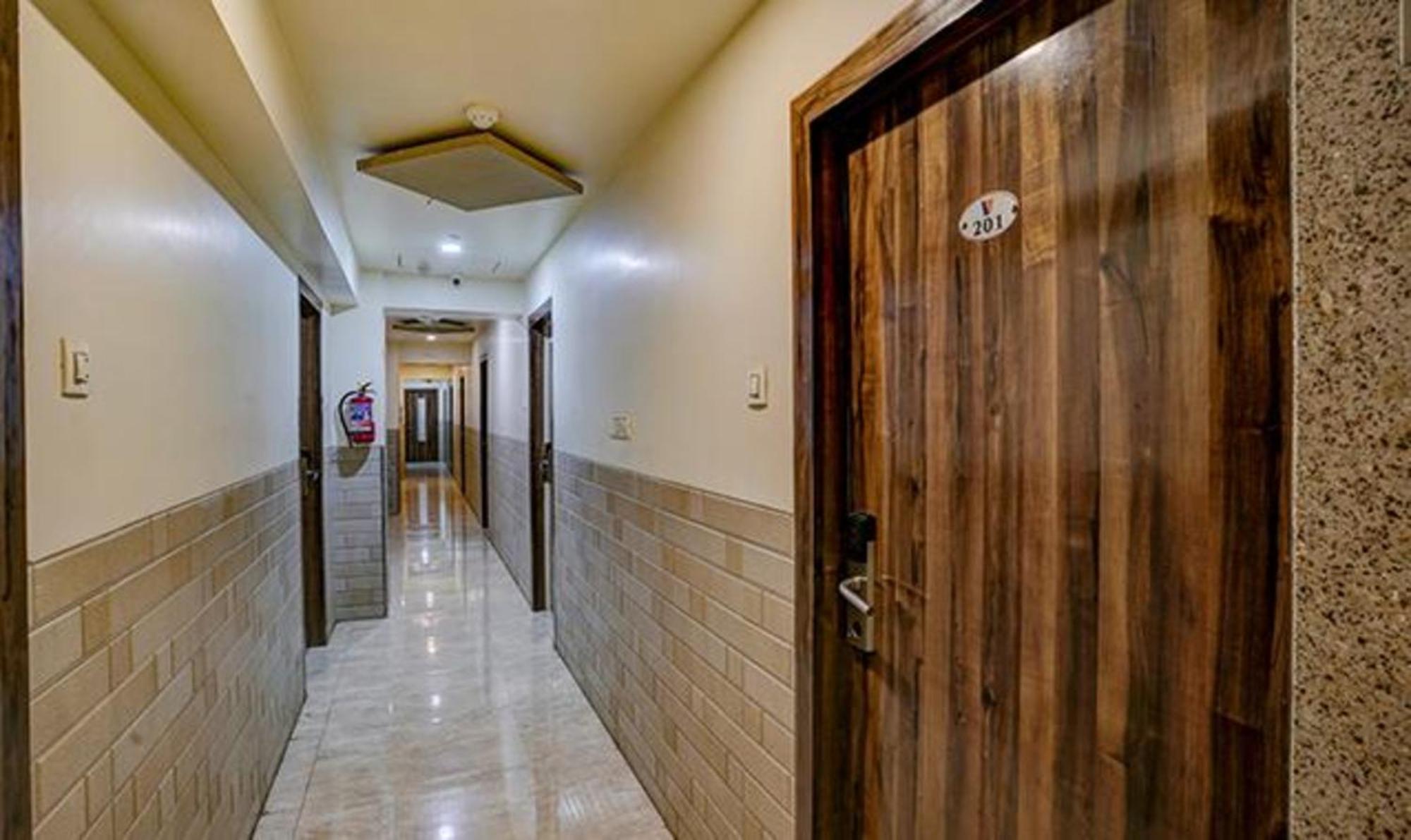 Hotel Fabexpress Veera Residency Bombaj Exteriér fotografie